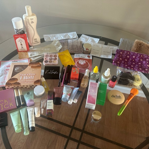 Glow Recipe Other - Makeup Set with Pink and Gold Accents